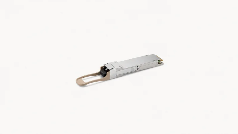 Isolated a transceiver module with a pull tab centred on a seamless pale off-white studio background, generous empty margin on every side for overlaid branding